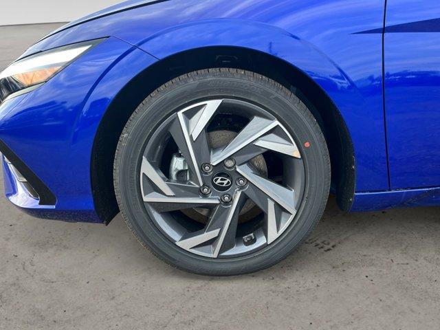 new 2025 Hyundai Elantra car, priced at $27,640