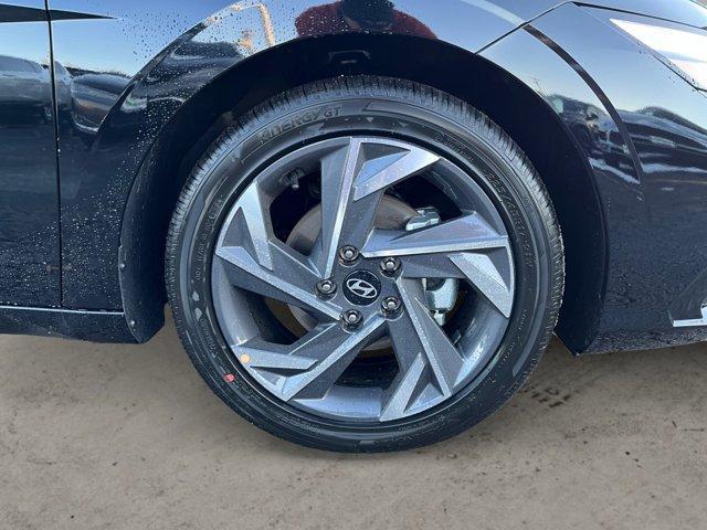 new 2025 Hyundai Elantra car, priced at $26,686