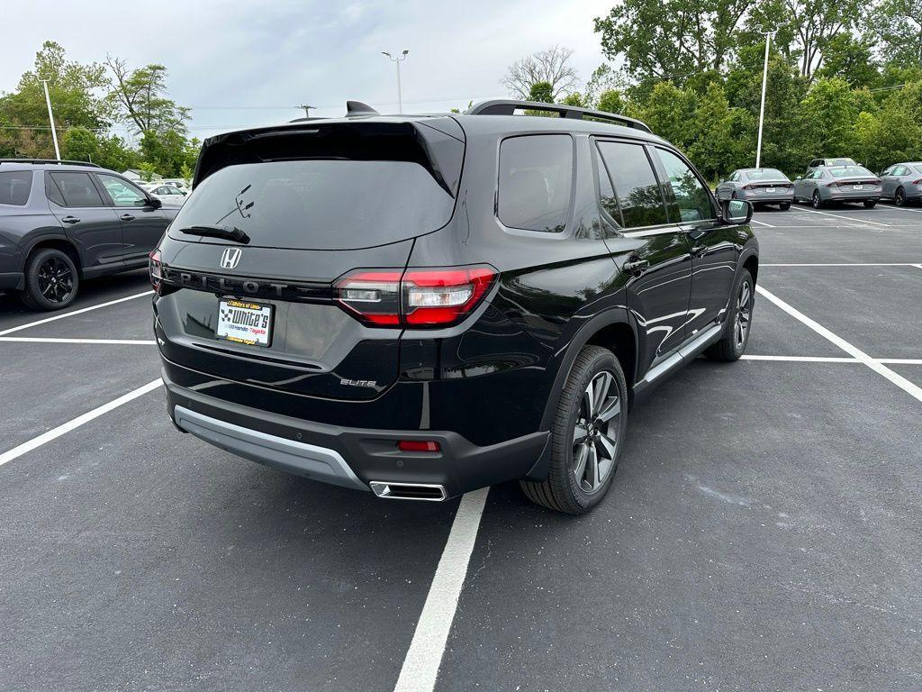 new 2025 Honda Pilot car, priced at $54,530