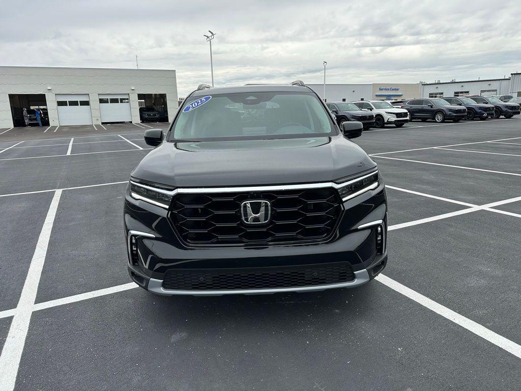 new 2025 Honda Pilot car, priced at $54,530