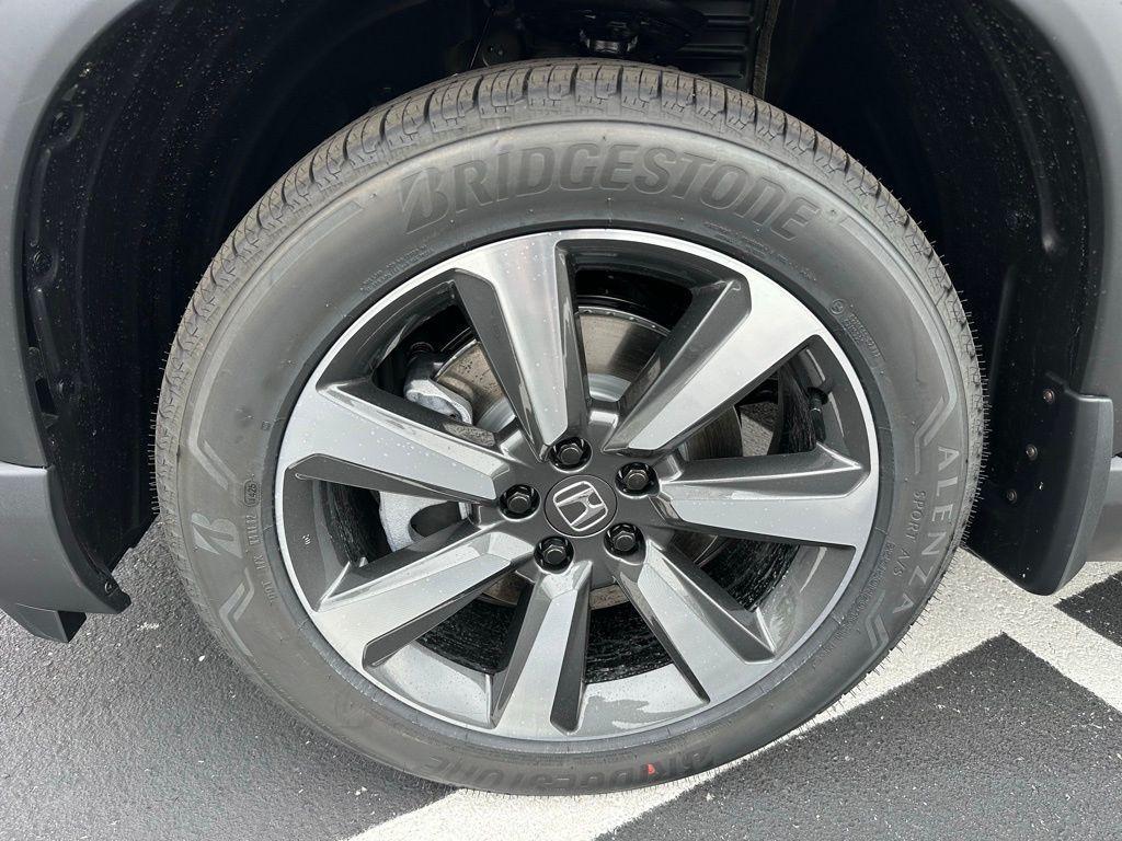 new 2025 Honda Pilot car, priced at $54,530