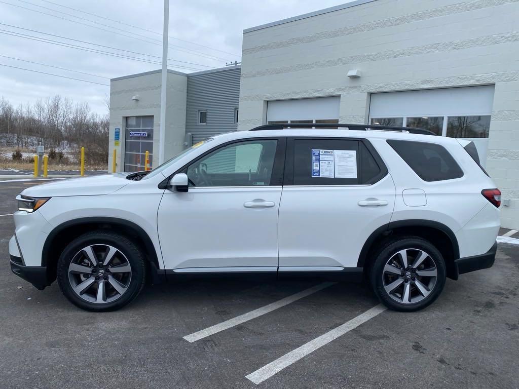 used 2023 Honda Pilot car, priced at $39,900