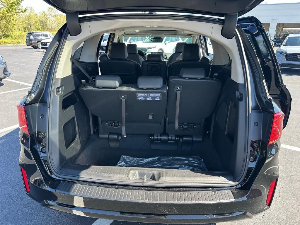 new 2026 Honda Odyssey car, priced at $44,290