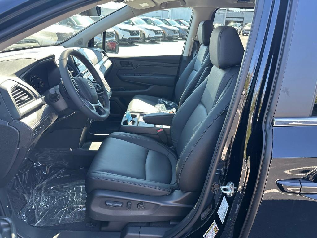new 2026 Honda Odyssey car, priced at $44,290