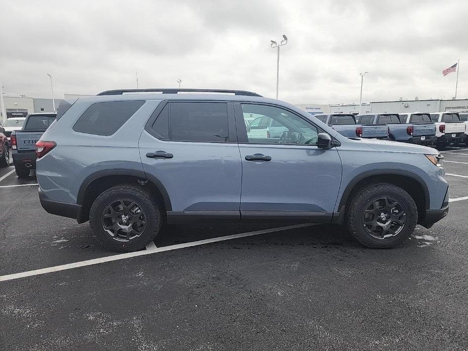 new 2025 Honda Pilot car, priced at $51,250