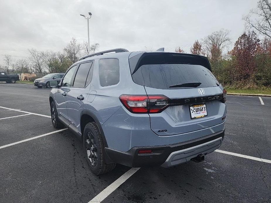 new 2025 Honda Pilot car, priced at $51,250