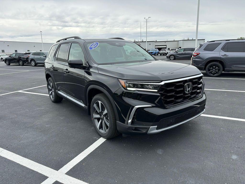 new 2025 Honda Pilot car, priced at $56,250