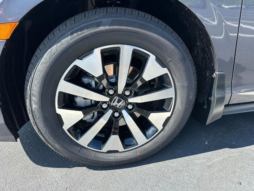 new 2026 Honda Odyssey car, priced at $44,290