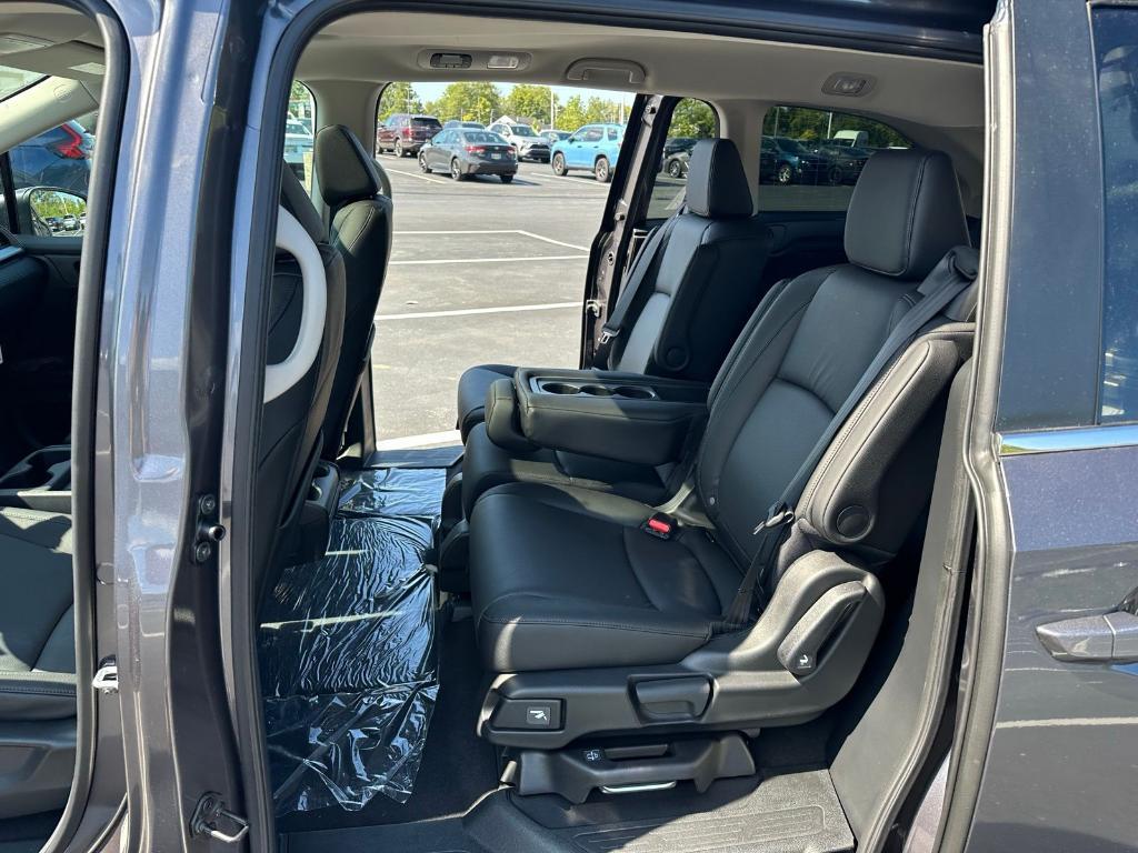 new 2026 Honda Odyssey car, priced at $44,290