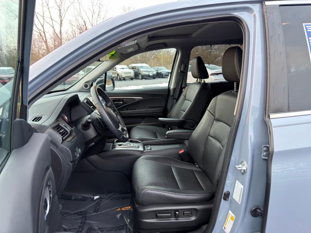 used 2022 Honda Pilot car, priced at $32,800