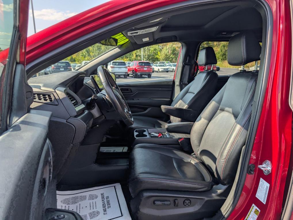 used 2024 Honda Odyssey car, priced at $40,400