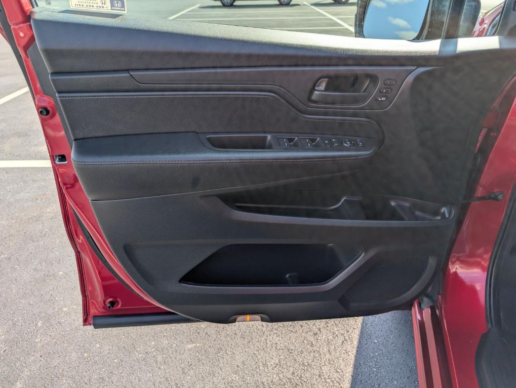 used 2024 Honda Odyssey car, priced at $40,400