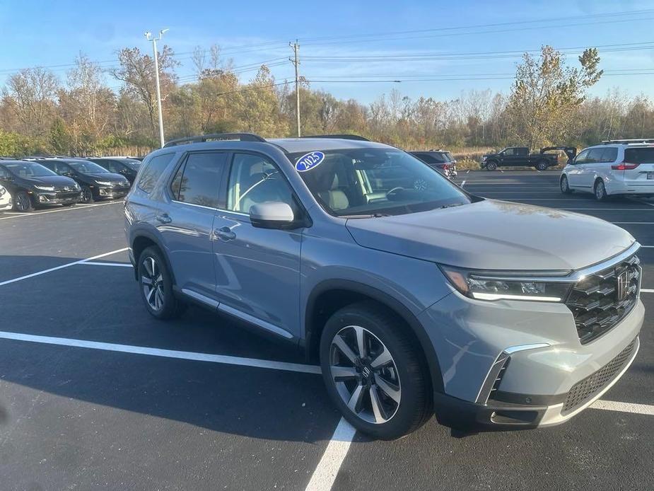 new 2025 Honda Pilot car, priced at $51,450