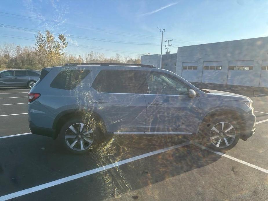 new 2025 Honda Pilot car, priced at $51,450