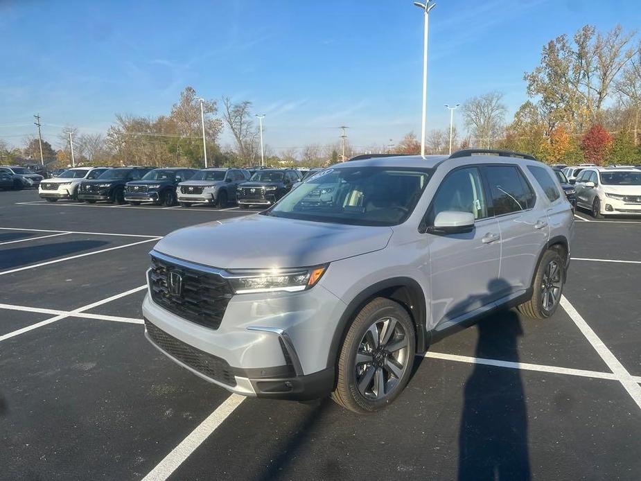 new 2025 Honda Pilot car, priced at $51,450