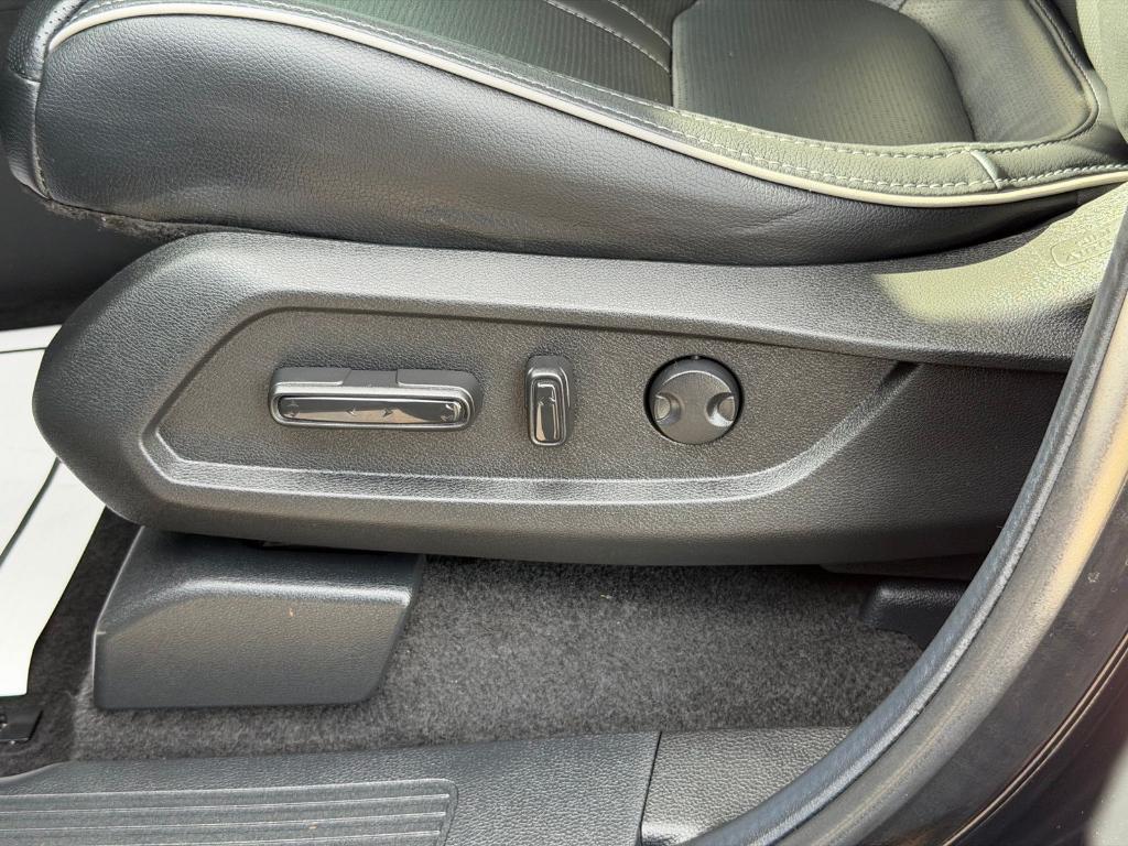 used 2025 Honda Pilot car, priced at $48,900