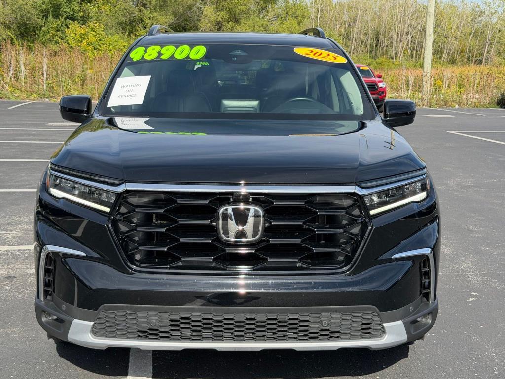 used 2025 Honda Pilot car, priced at $48,900