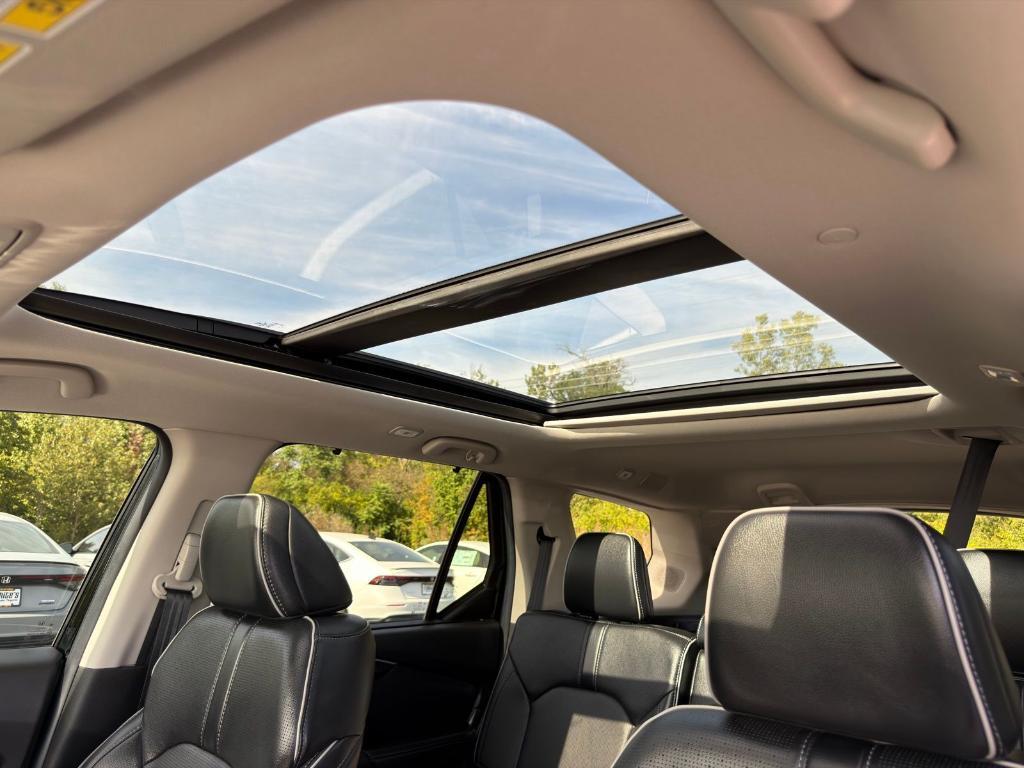 used 2025 Honda Pilot car, priced at $48,900