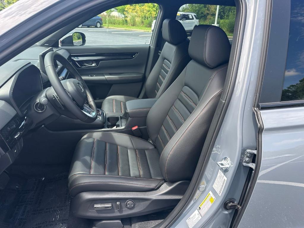 new 2026 Honda CR-V Hybrid car, priced at $44,155