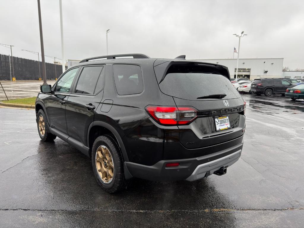 used 2024 Honda Pilot car, priced at $43,800