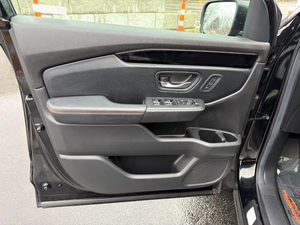 used 2024 Honda Pilot car, priced at $43,800