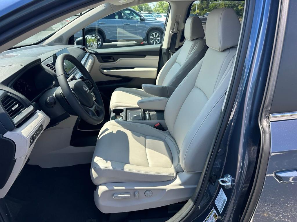 new 2026 Honda Odyssey car, priced at $44,655