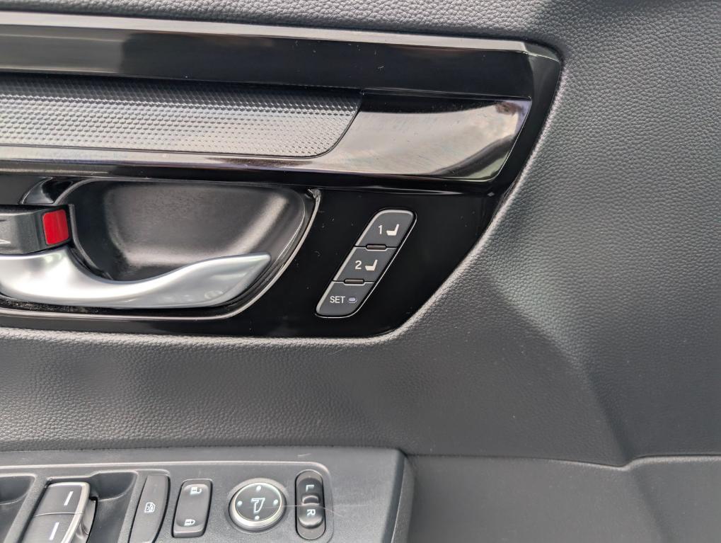 used 2024 Honda CR-V car, priced at $30,900
