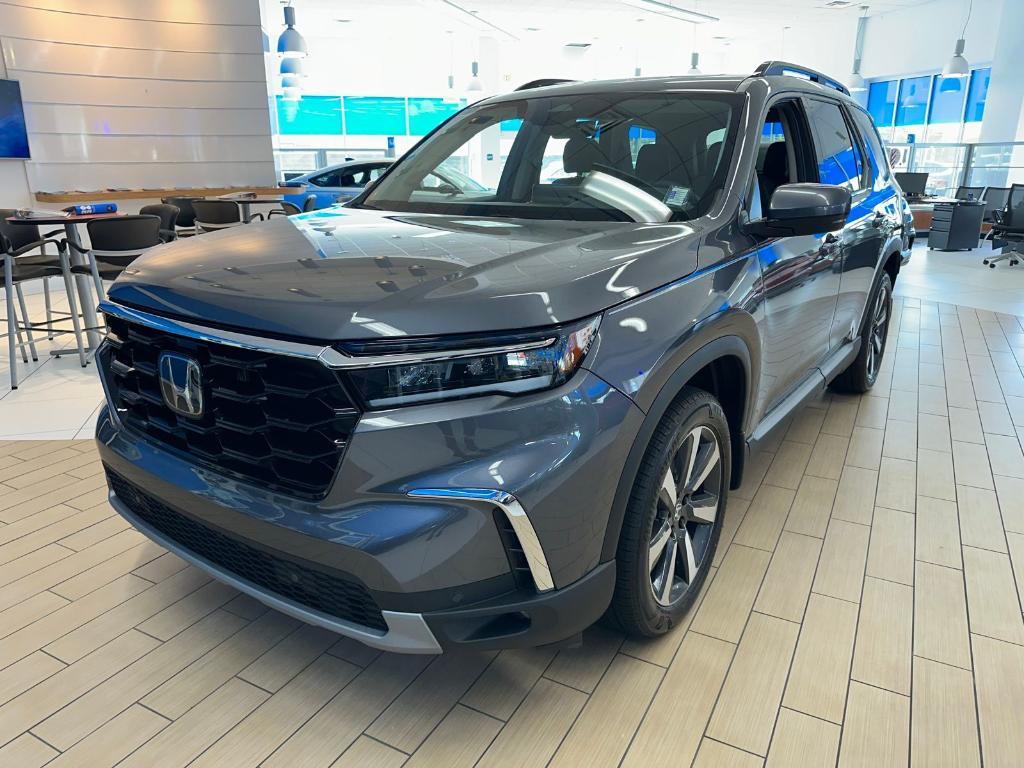 new 2025 Honda Pilot car, priced at $51,095