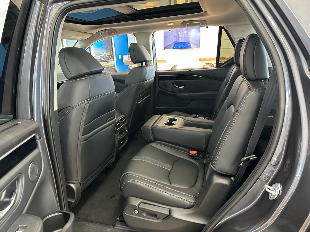 new 2025 Honda Pilot car, priced at $51,095