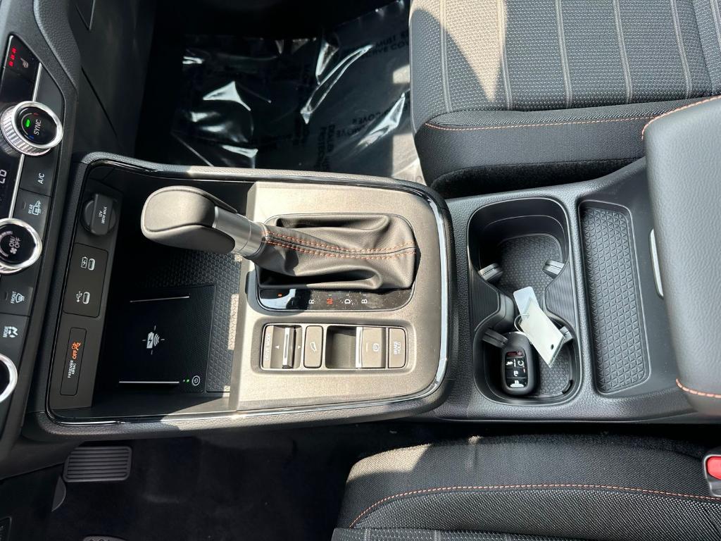new 2026 Honda CR-V Hybrid car, priced at $40,195