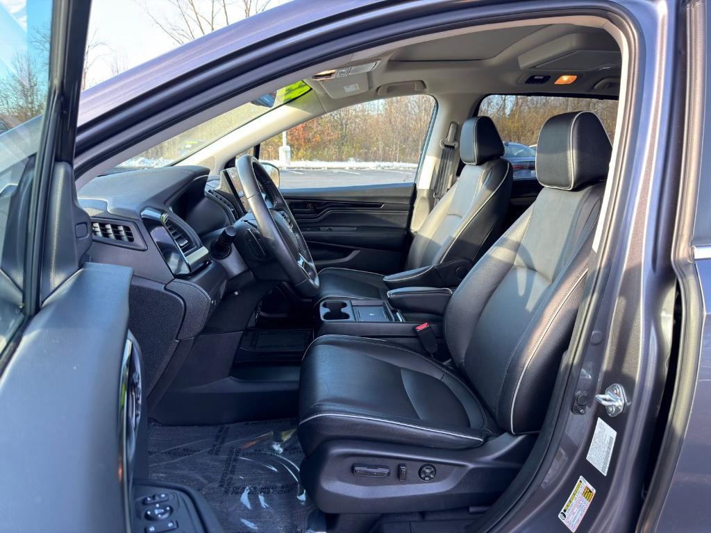 used 2025 Honda Odyssey car, priced at $43,400