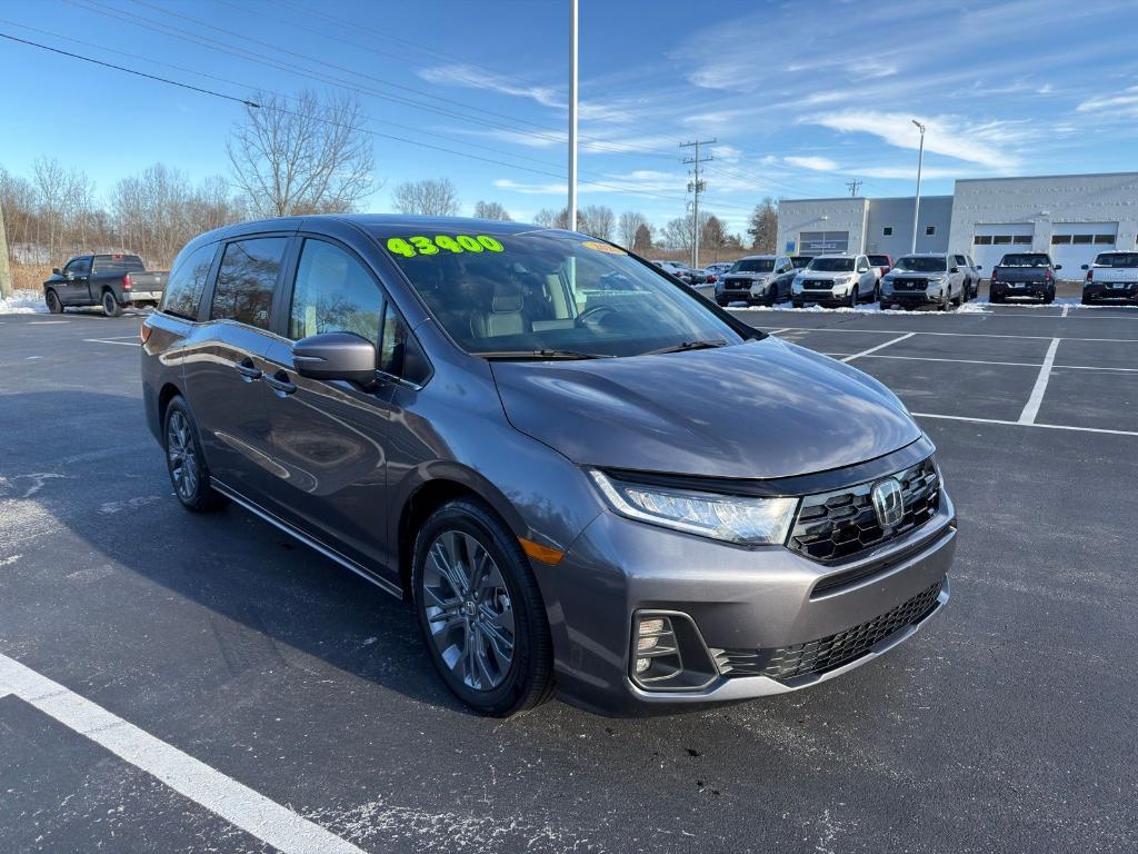 used 2025 Honda Odyssey car, priced at $43,400