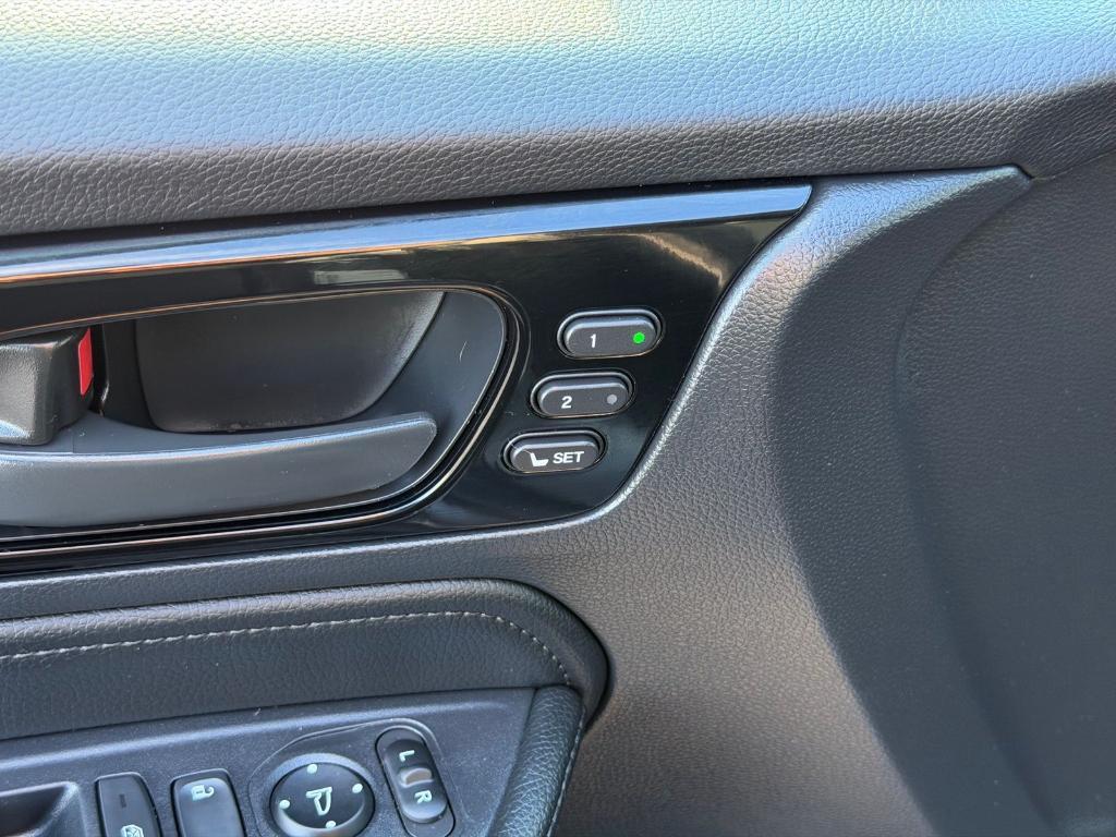 used 2025 Honda Odyssey car, priced at $43,400