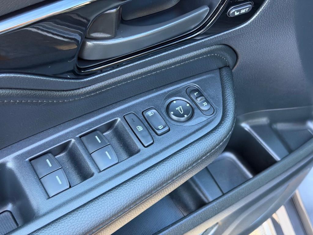 used 2025 Honda Odyssey car, priced at $43,400