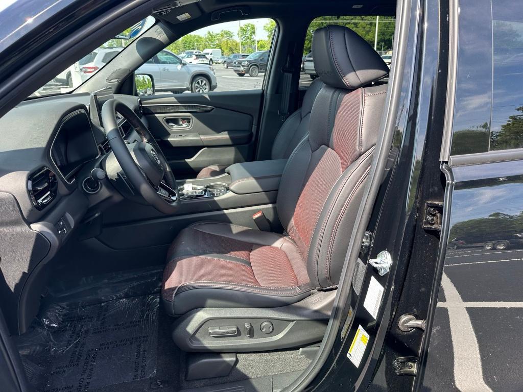 new 2025 Honda Pilot car, priced at $56,030