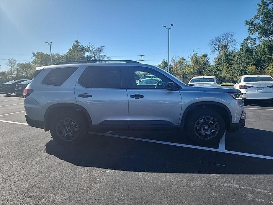 new 2025 Honda Pilot car, priced at $51,580