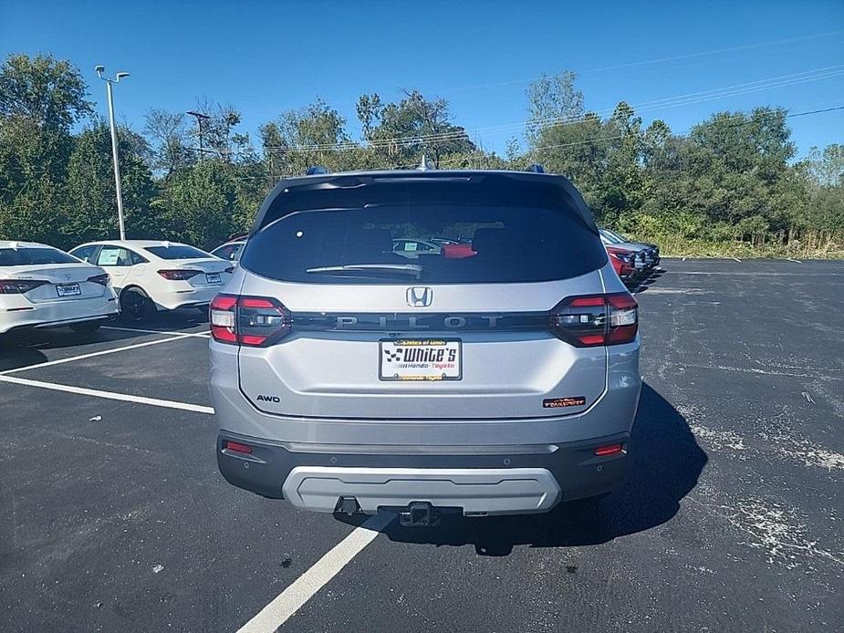 new 2025 Honda Pilot car, priced at $51,580