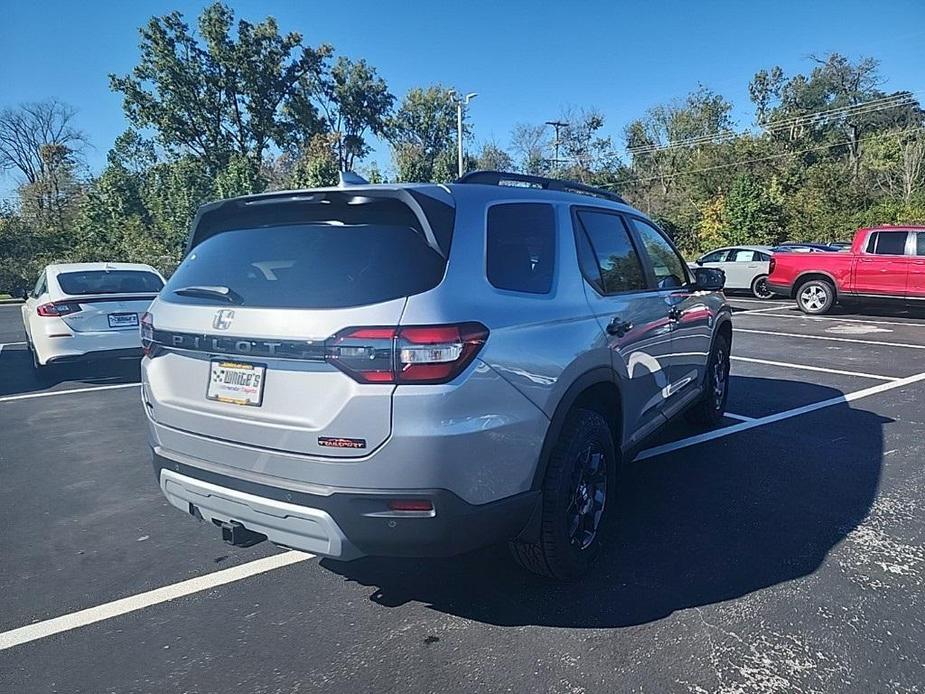 new 2025 Honda Pilot car, priced at $51,580