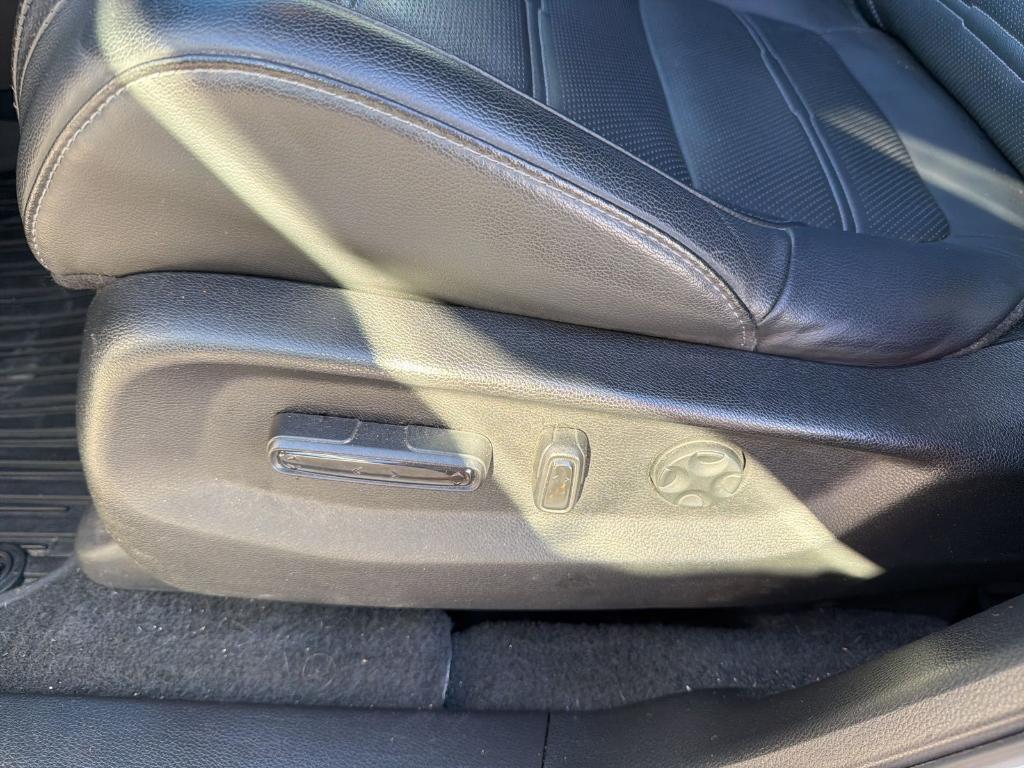 used 2021 Honda CR-V car, priced at $28,400