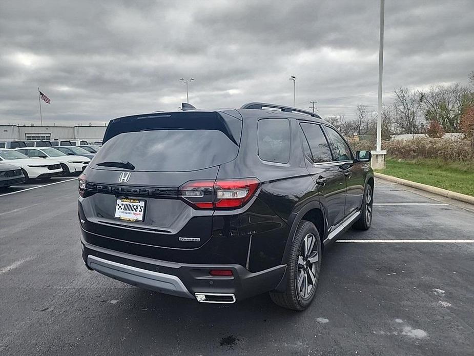 new 2025 Honda Pilot car, priced at $50,995