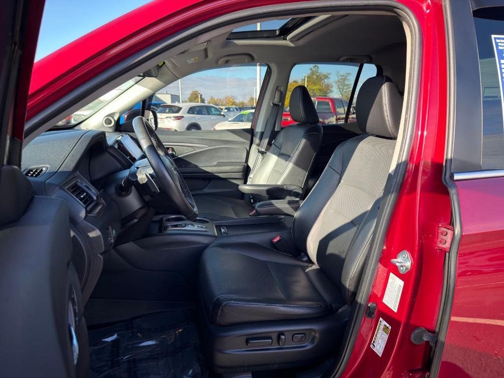 used 2023 Honda Ridgeline car, priced at $32,900