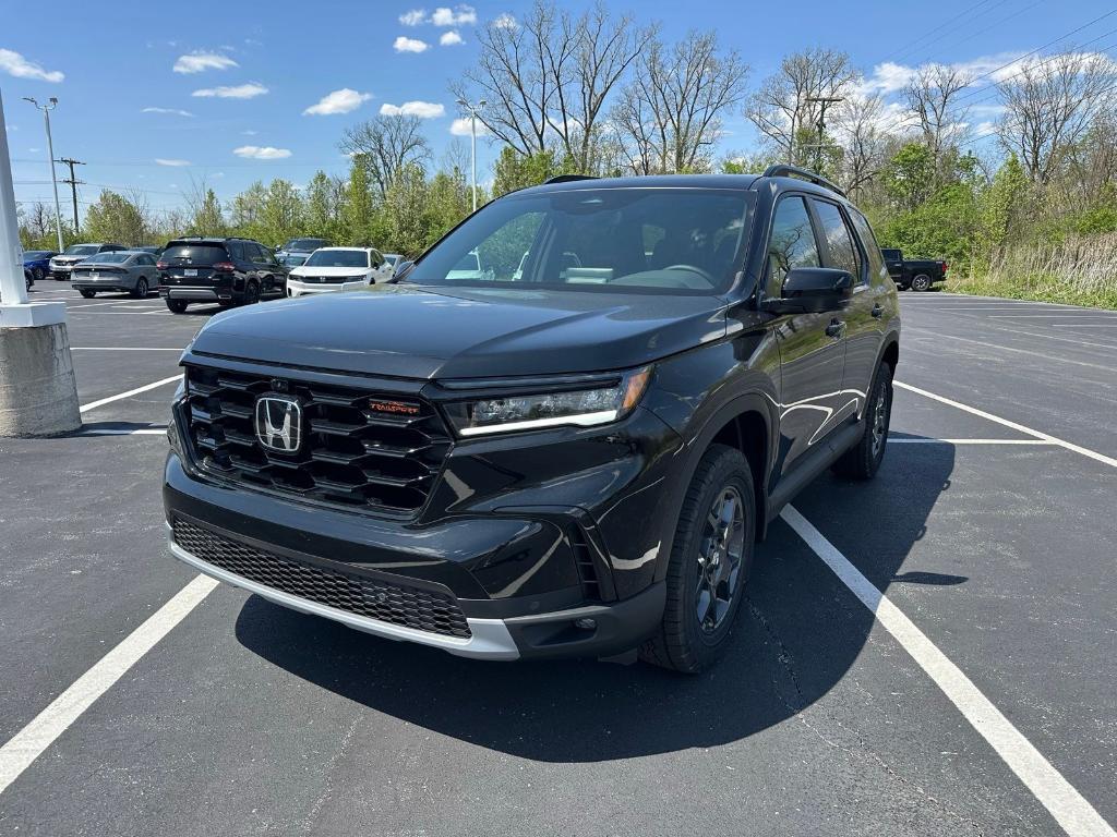 new 2025 Honda Pilot car, priced at $51,330