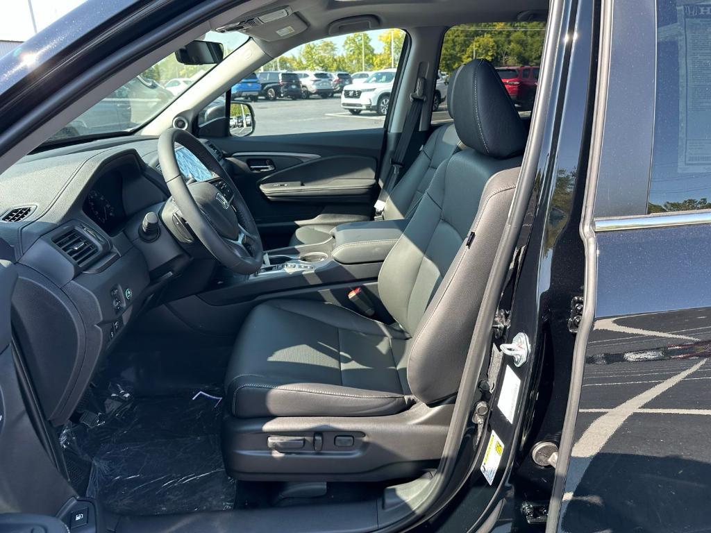 new 2025 Honda Ridgeline car, priced at $44,430