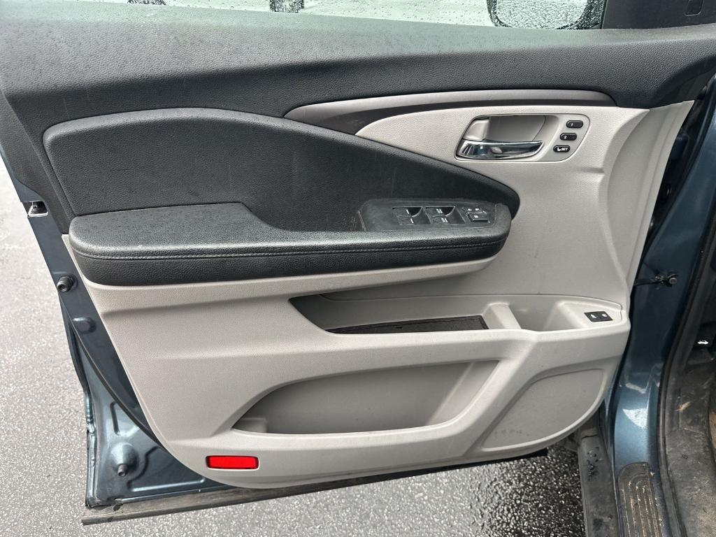 used 2022 Honda Pilot car, priced at $28,900