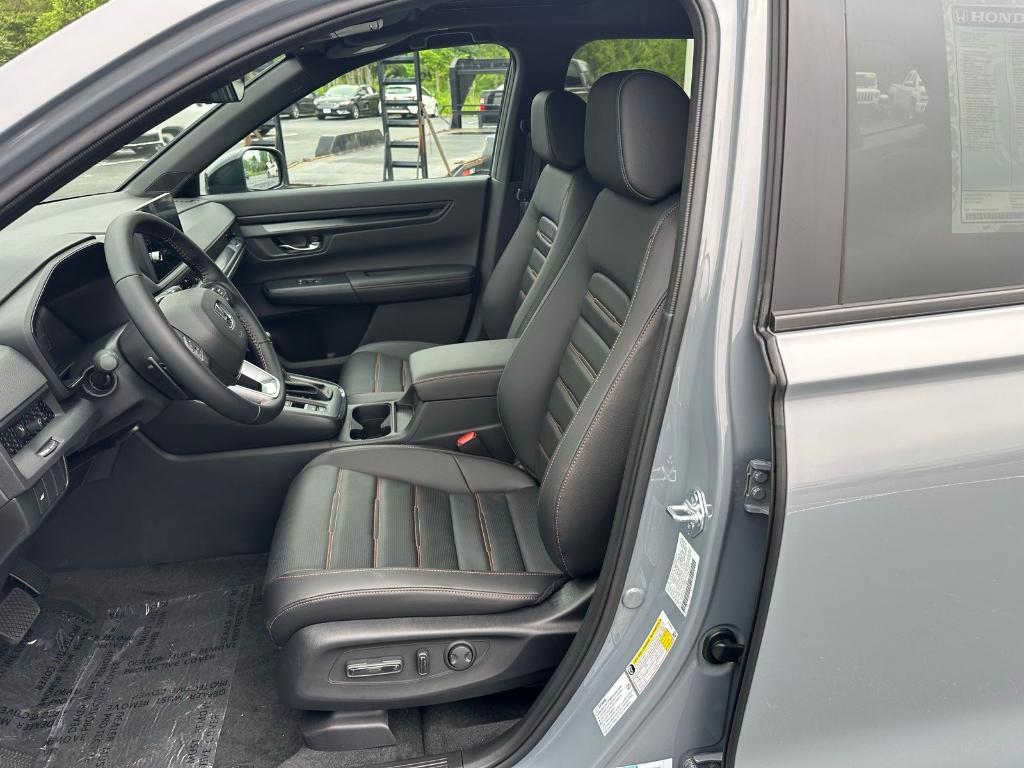 new 2026 Honda CR-V Hybrid car, priced at $42,075