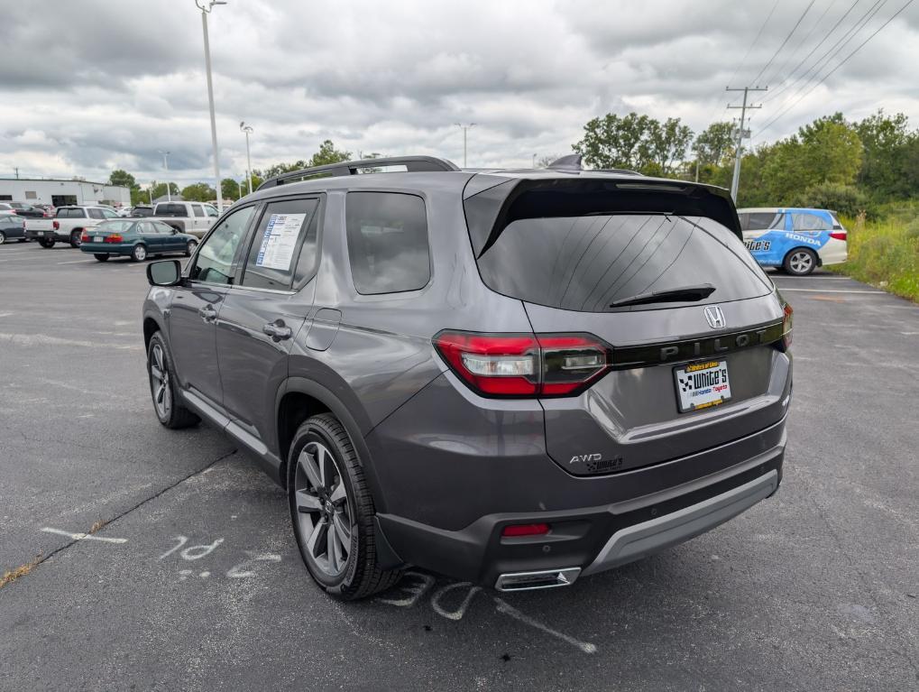 used 2025 Honda Pilot car, priced at $48,900