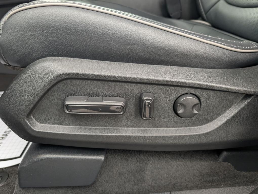 used 2025 Honda Pilot car, priced at $48,900