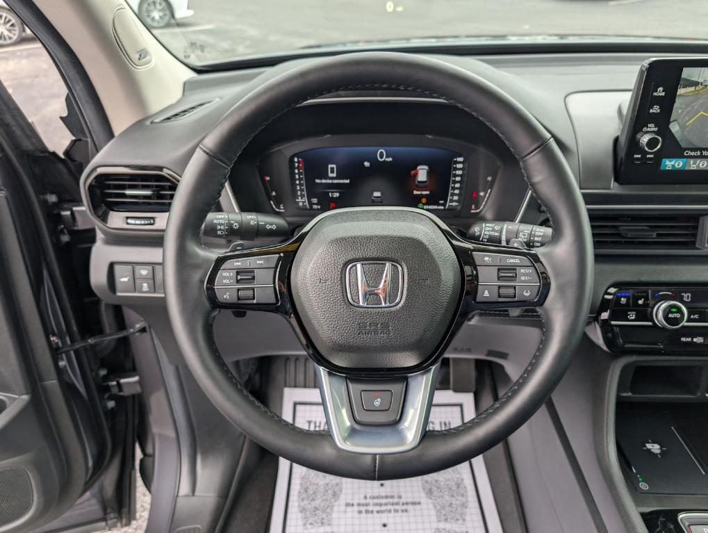 used 2025 Honda Pilot car, priced at $48,900
