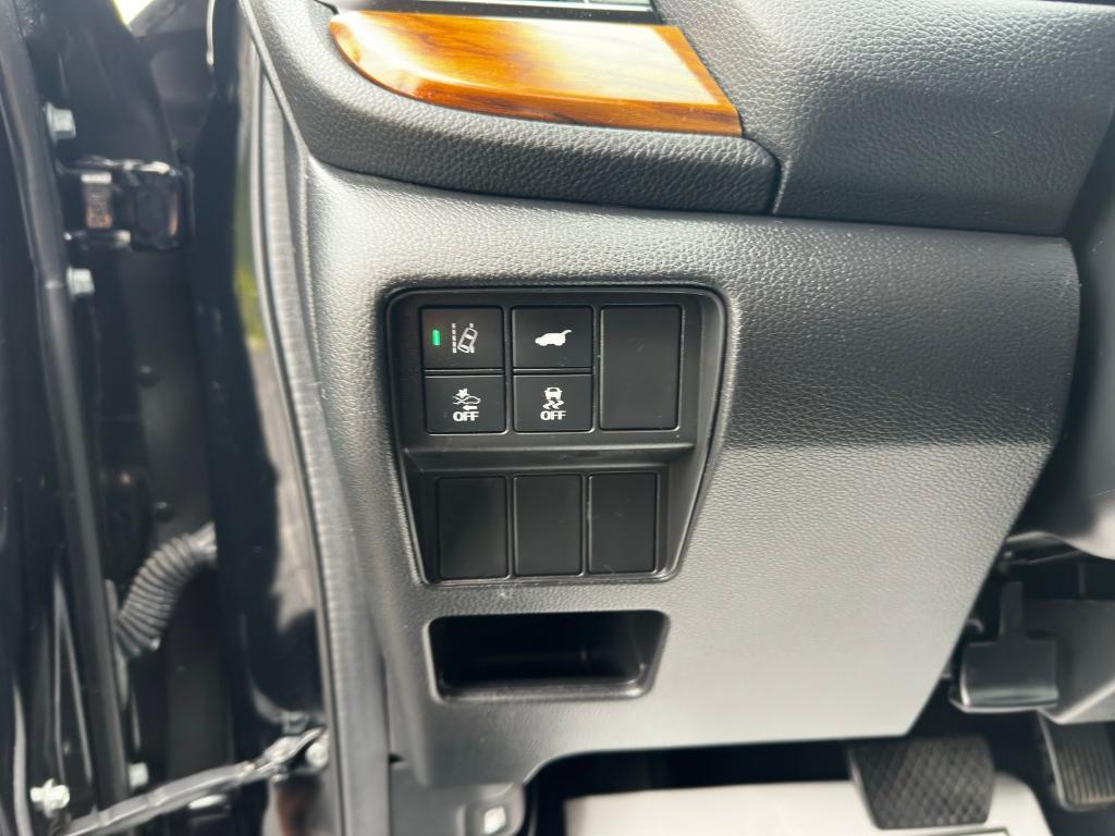 used 2017 Honda CR-V car, priced at $18,900