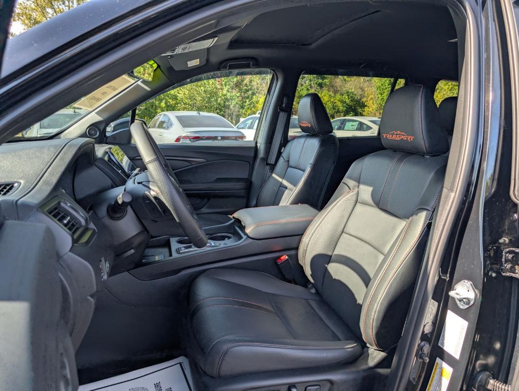 used 2025 Honda Passport car, priced at $41,900